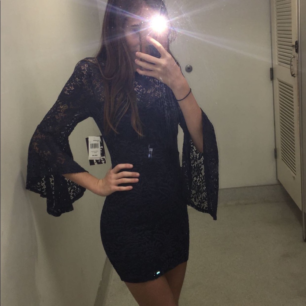 MACYS TRIXXI blue lace long sleeve party dress